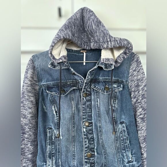 Free People Distressed Knit Hooded Denim Jacket Size M - Picture 9 of 15
